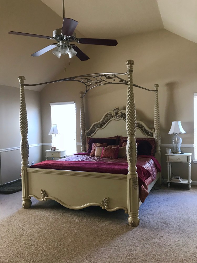 13C35025-3A8F-4A38-9F31-5E2F4CDDA162